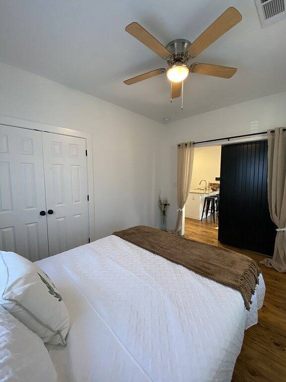 Vacation rental for 8 people, with pets in Brenham