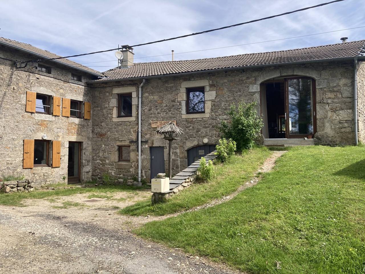 Gîte Le chant des mésanges (Maison 8 personnes, pleine nature) in Tence, Haute-Loire
