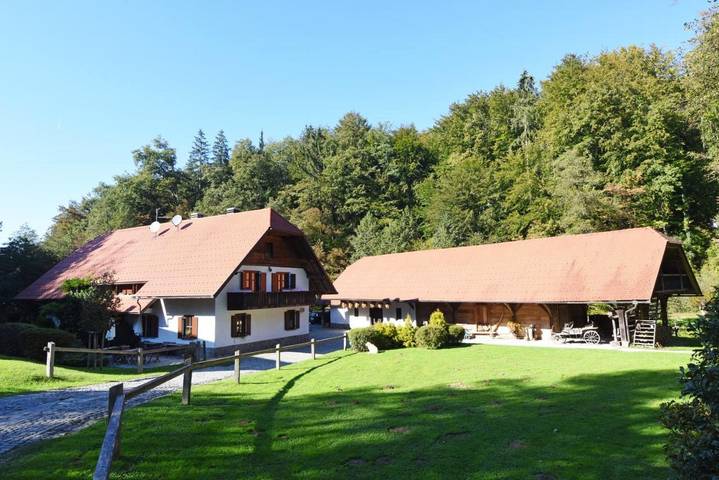 Ferienhaus für 2 Personen, mit Balkon und Terrasse sowie Garten und Sauna