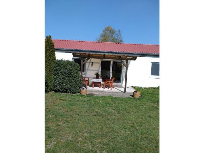 Ferienhaus für 4 Personen, mit Terrasse und Garten