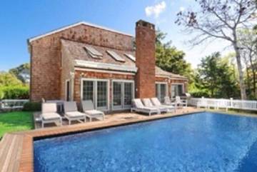 Vacation Home for 8 Guests in Northwest Harbor, North Fork, Picture 1