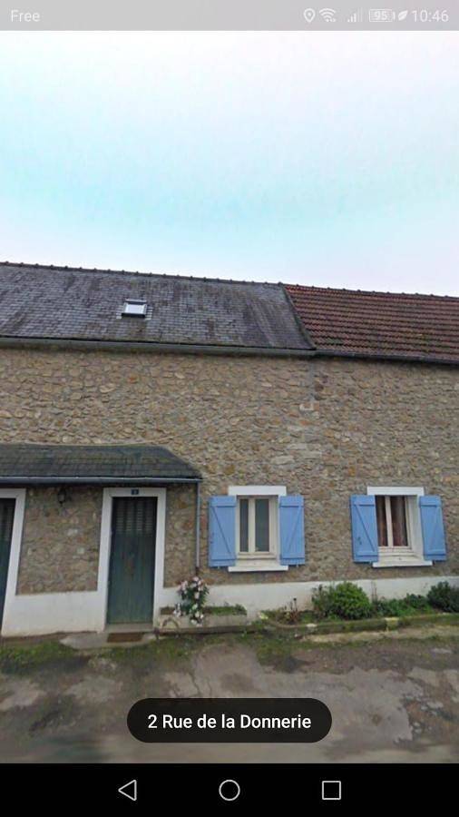 Appartement de vacances entier, Standard Double Room with Shared Bathroom in Bruyères-le-Châtel, Parc naturel régional de la Haute Vallée de Chevreuse