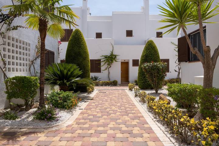 Location de vacances pour 5 personnes, avec sauna et jardin ainsi que balcon et jacuzzi dans Mar de Pulpi