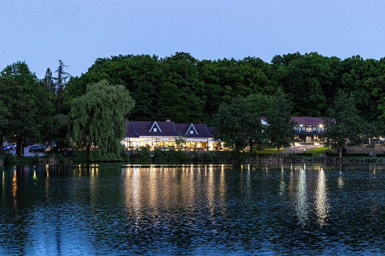 Double Room with Lake View in Contrexéville, Neufchâteau