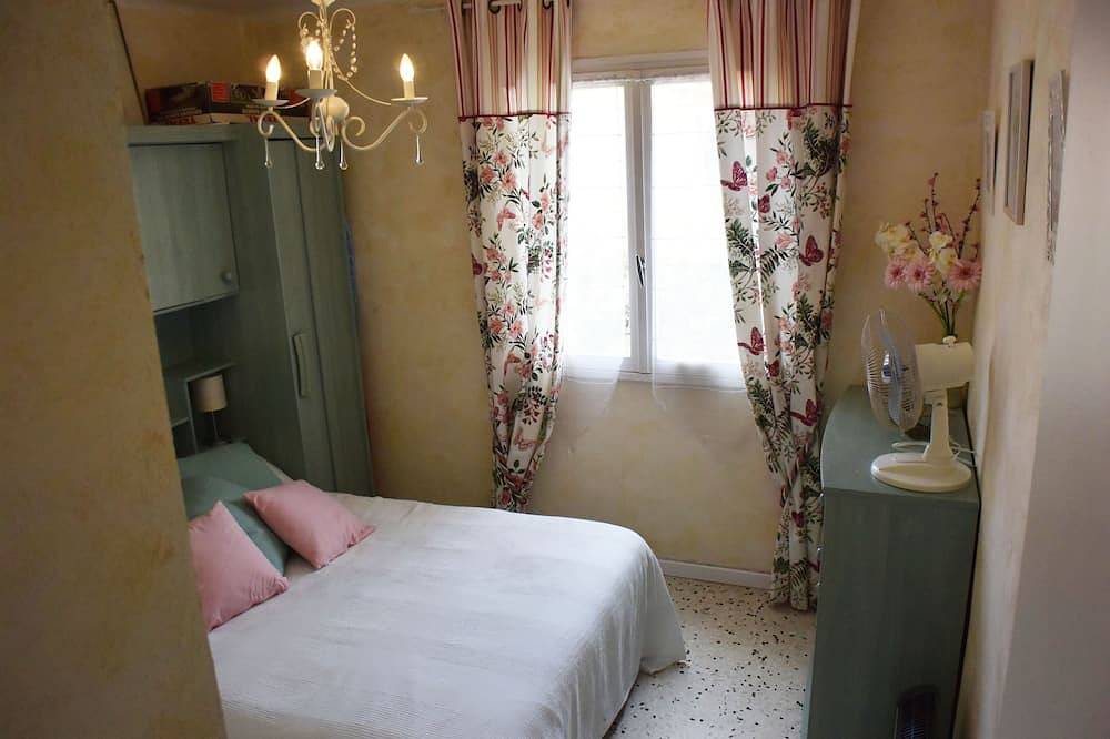 Appartamento intero, Appartamento vicino alle spiagge e al centro della penisola di Giens in Hyeres, Parco nazionale di Port-Cros