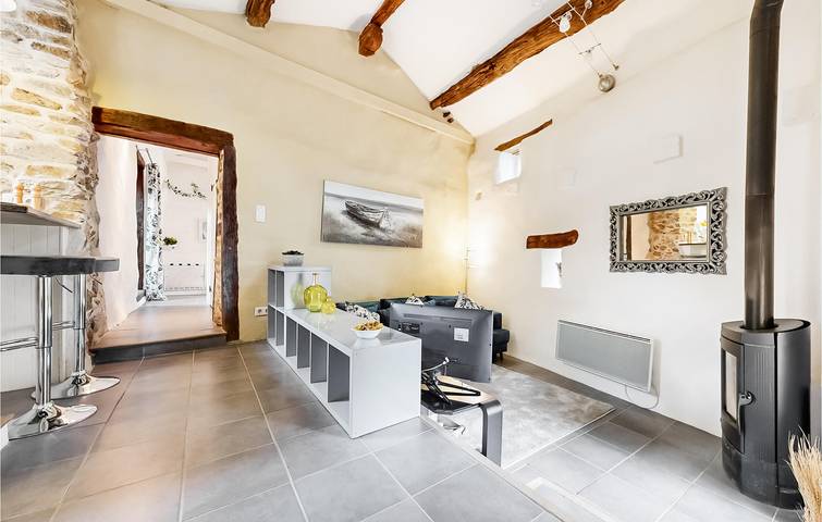 Retraite confortable avec TV, parking, jardin et bain à remous in Exideuil, Charente