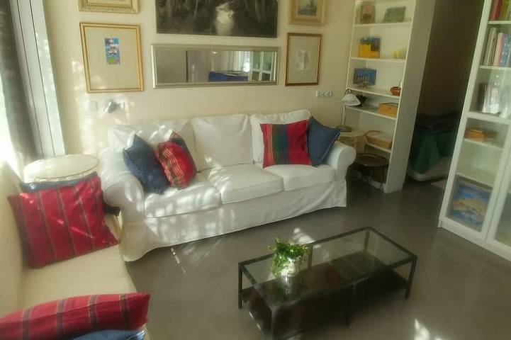 Holiday rental for 3 people, with garden and terrace in Girona