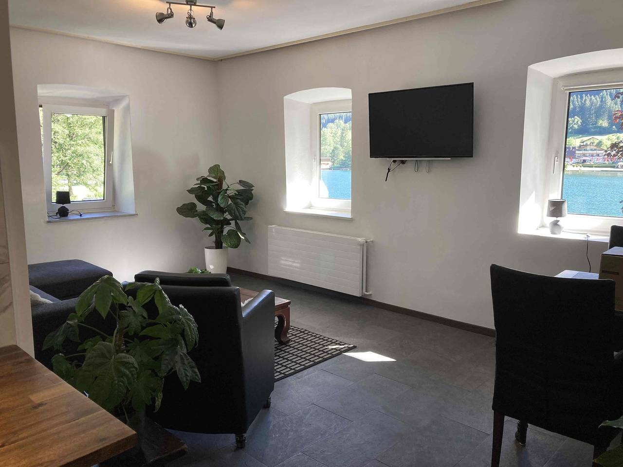 Ganze Ferienwohnung, Wohnung 2 Schlafzimmer 1.Stock Seeblick 12 in Feld am See, Klagenfurt-Villach