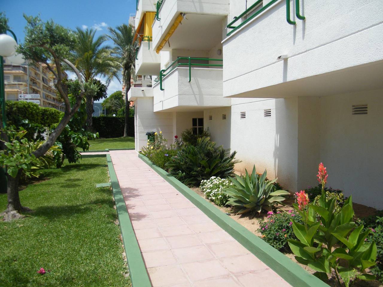 Apartamento entero, Apartamento de 3 dormitorios con piscina y tenis. in Playa de Gandía, Costa de Valencia