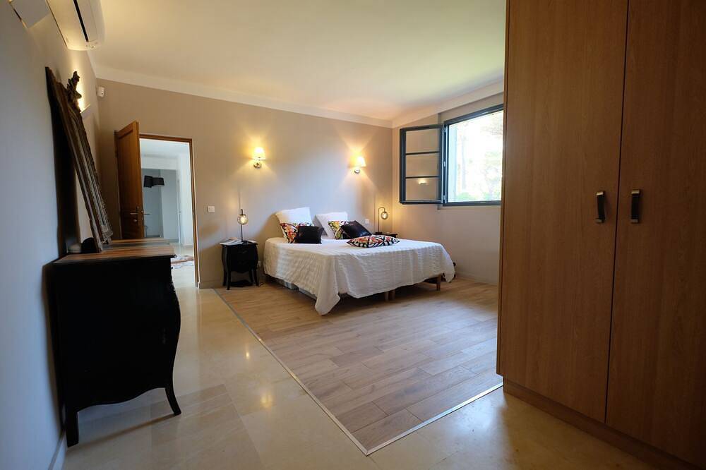 Villa Mit 5 Schlafzimmern,200 M Vom Strand Bouillabaisse 1 Km Von Port St-Tropez in Saint-Tropez, Mittelmeerküste (Frankreich)