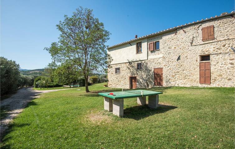 Location de vacances pour 10 personnes, avec terrasse ainsi que jardin et piscine à Radicondoli - 4