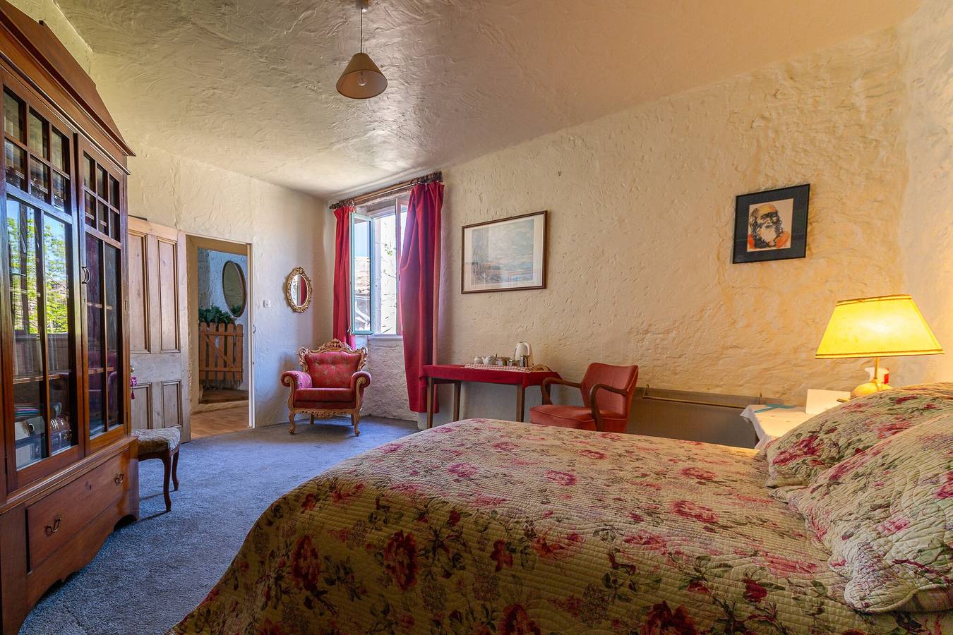 Chambre Rose avec piscine et jardin in Sauzet, Région de nyons