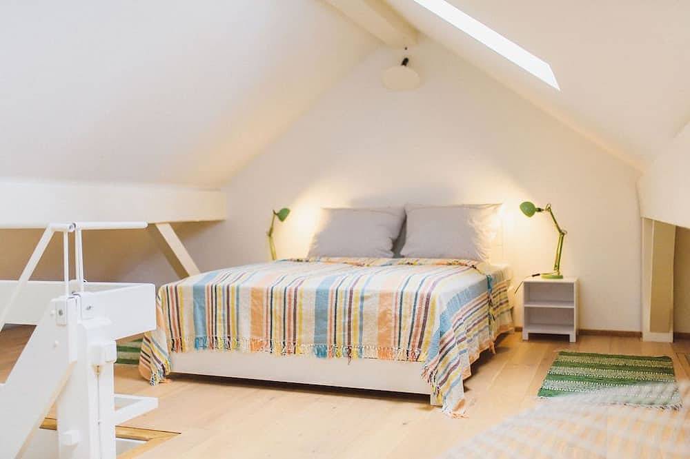 Ganze Wohnung, Loftig großräumige Wohnung mit natürlichem Flair und Seeblick in Utting, Ammersee
