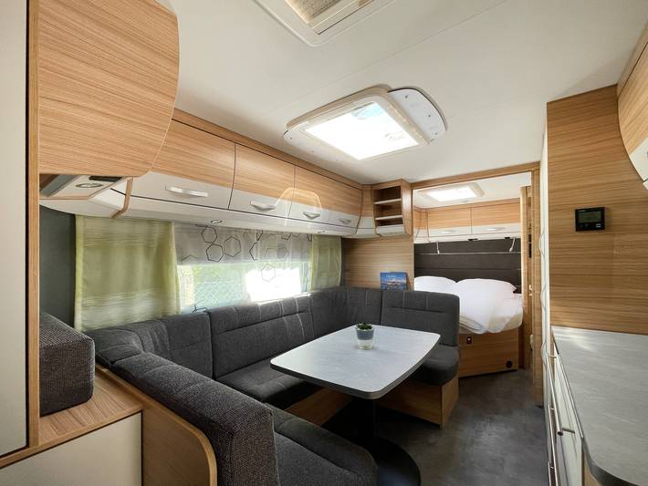 Wohnwagen für 4 Personen, mit Terrasse an der Ostsee