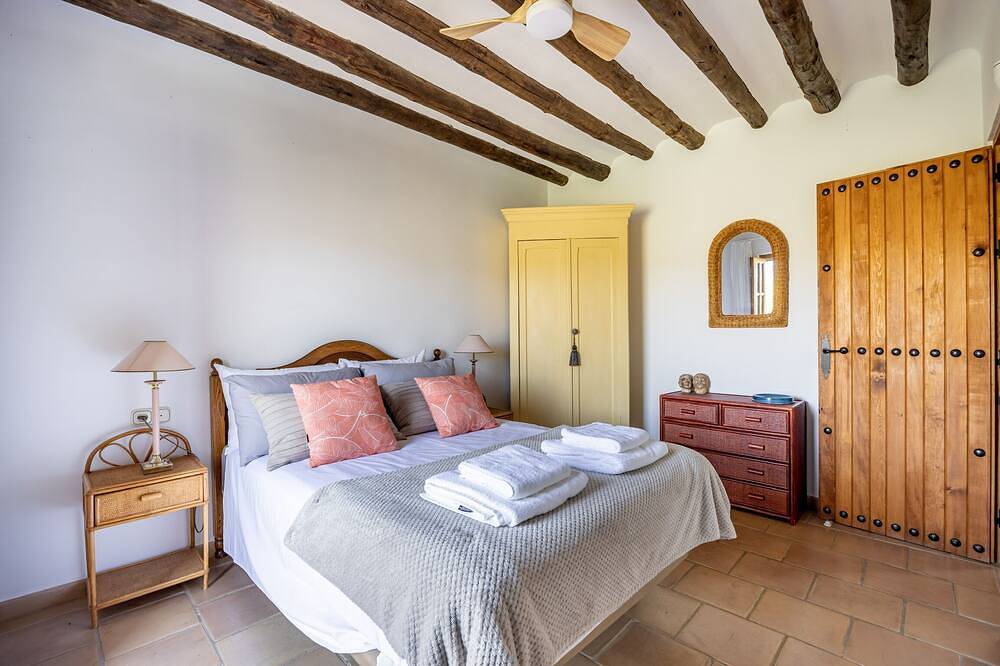 Villa rural tradicional con fantásticas vistas y gran piscina privada in El Valle, Provincia de Granada