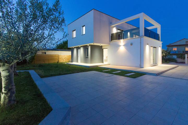 Villa für 8 Personen mit Terrasse in Sisan, Südküste Istrien