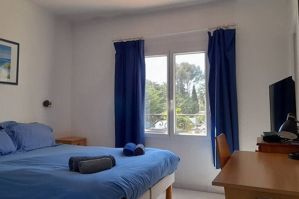 A l'étage Villa Appartement + piscine partagée chauffée à Boulouris, St Raphaël in Boulouris, Saint-Raphaël