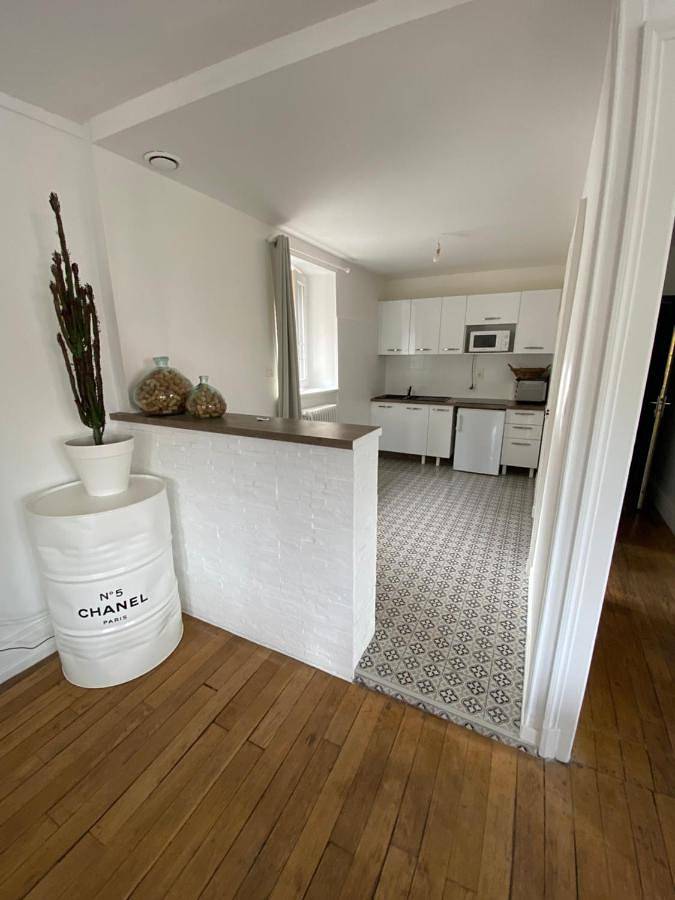 Gîte pour 2 personnes, avec balcon et vue dans Abbaye Saint Colomban et Son Cloitre - 3