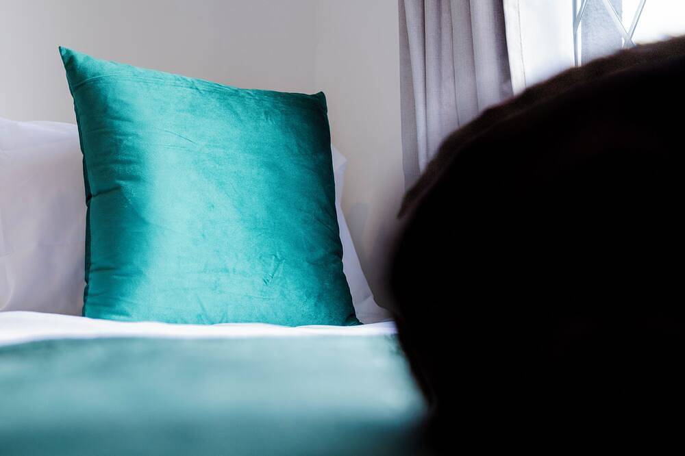 Large Home, Ideal for Contractors, Sleeps 7! in Stoke-on-Trent, Midlands