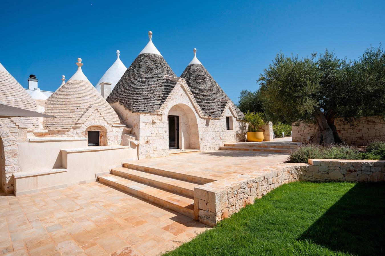 Villa 'Dimora Dormio' con Piscina Privata, Wi-Fi e Aria Condizionata in Monopoli, Provincia di Bari