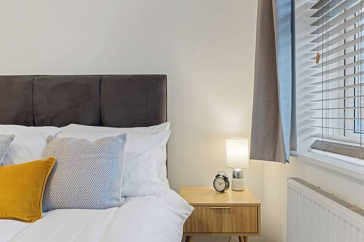 Entire apartment, The Hideaway - Perfect for professionals, contractors and leisure guests in Ash (Guildford), Guildford