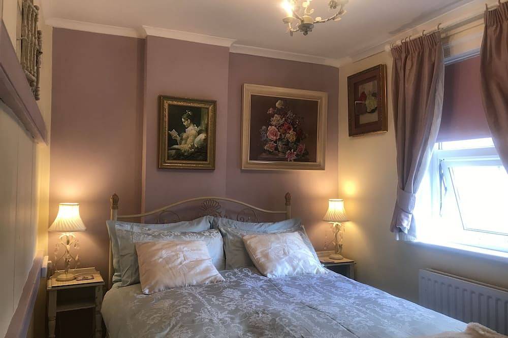 Sweet Victorian Cottage, Two Minutes from High St., Very Special, Lovely Energy in Glastonbury, Somerset