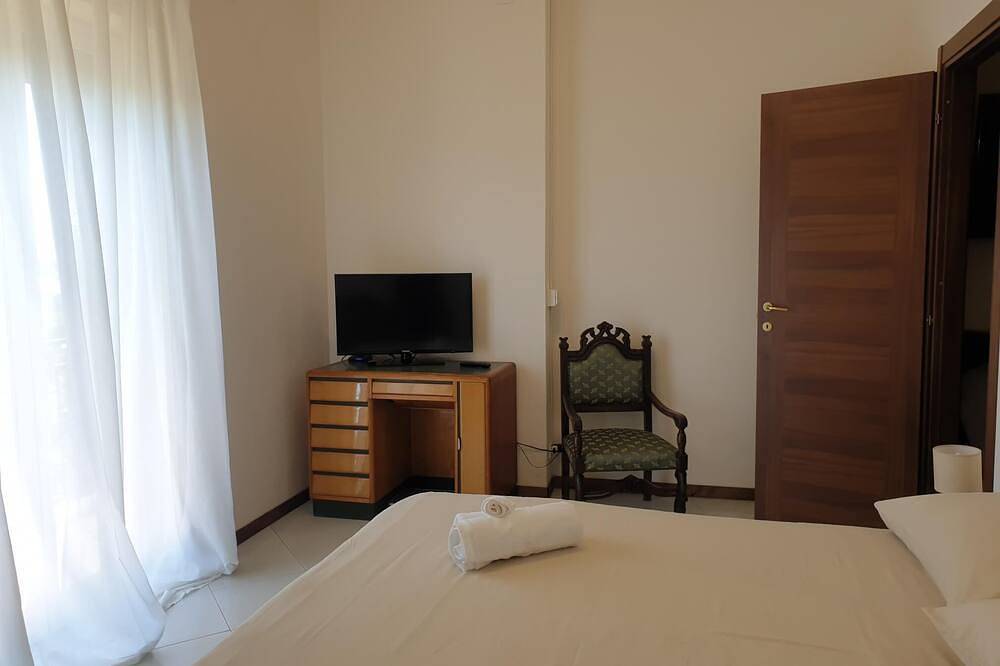 Geheel appartement, 2 Bedroom Apartment in Maugeri in Valverde (Italië), Provincie Catania