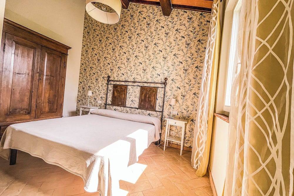 Villa surrounded by vineyards with private pool near Orvieto in Montecchio, Provinsen Terni