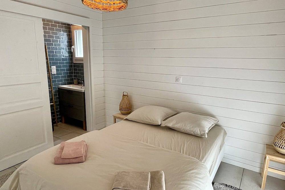 New architect's house with jacuzzi a few steps from the sea in Hourtin, Lesparre-Médoc region