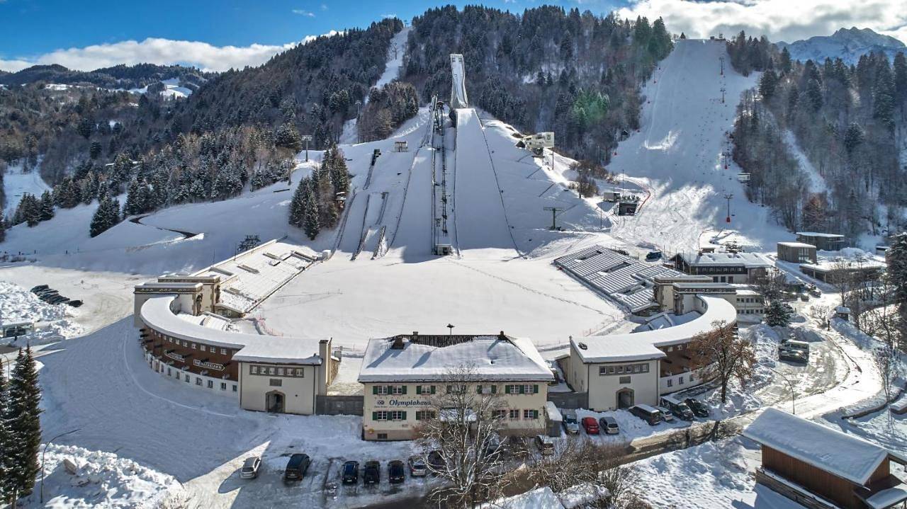 Olympiahaus in Garmisch-Partenkirchen, Bayerische Alpen