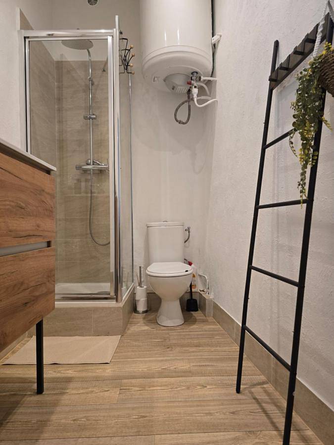 Gîte pour 2 personnes, avec vue à Belgentier - 2