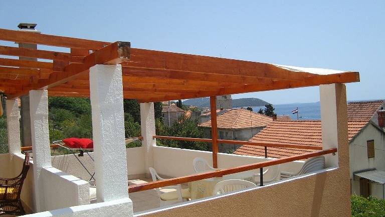Ganze Wohnung, Ferienwohnung in Prvić Luka mit Meerblick, Terrasse, Klimaanlage, W-Lan (3347-1) in Prvić Luka (Kroatische Adria), Prvić Luka