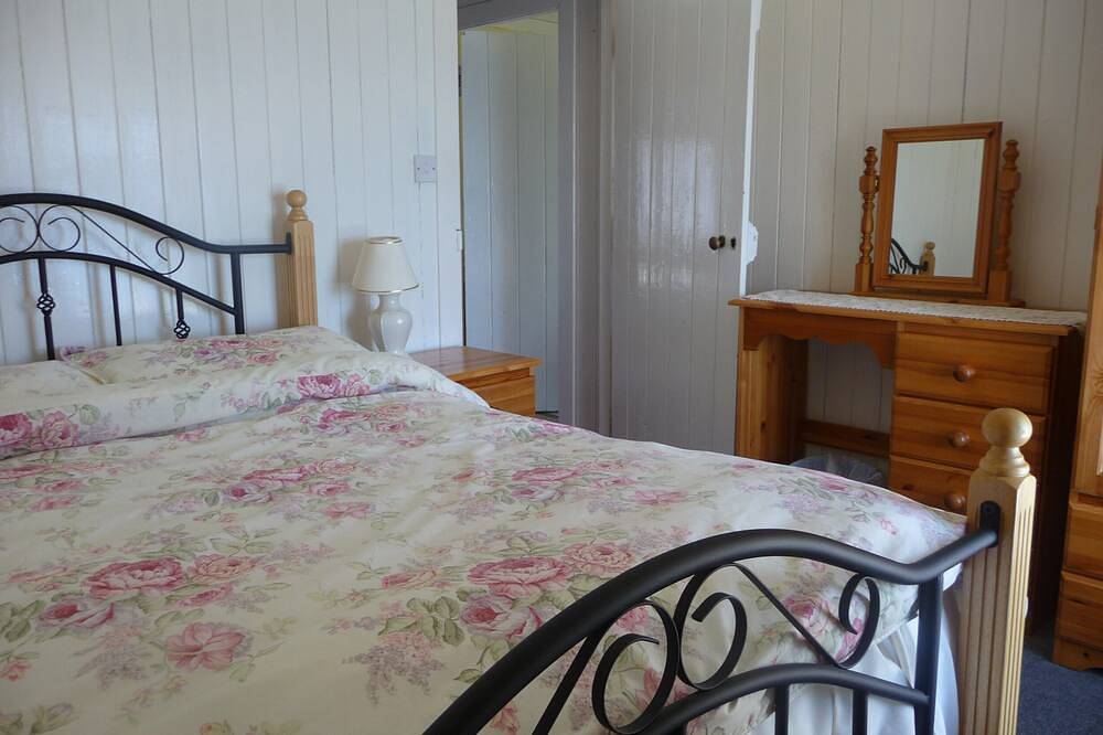Farmhouse with Magnificent Sea Views in Dingle Peninsula