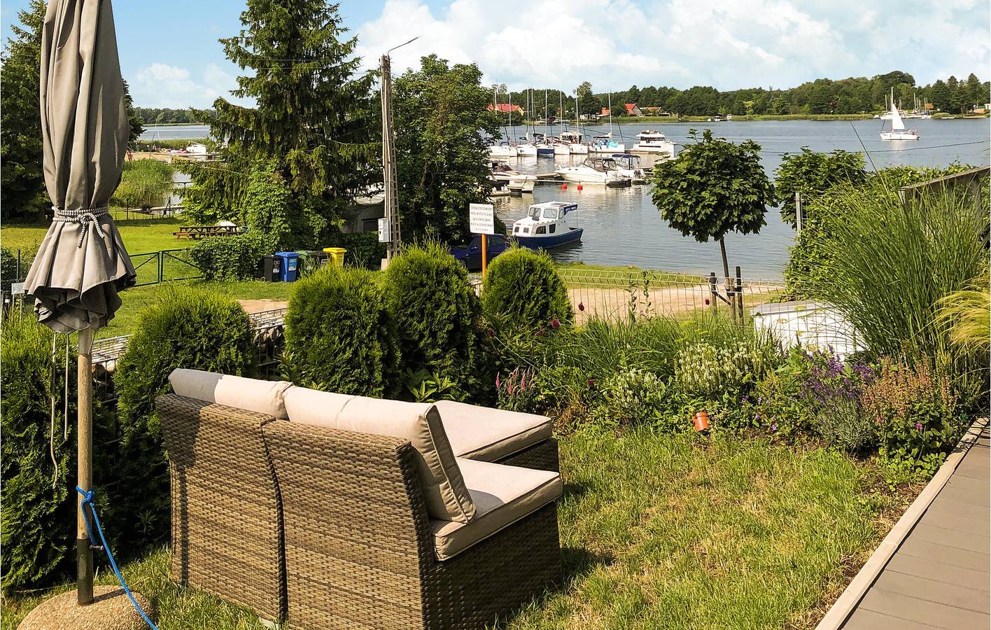 Ganze Ferienwohnung, Ferienwohnung für 6 Personen mit Seeblick in Löwentinsee