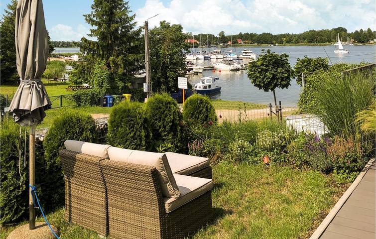 Ganze Ferienwohnung, Ferienwohnung für 6 Personen mit Terrasse in Löwentinsee