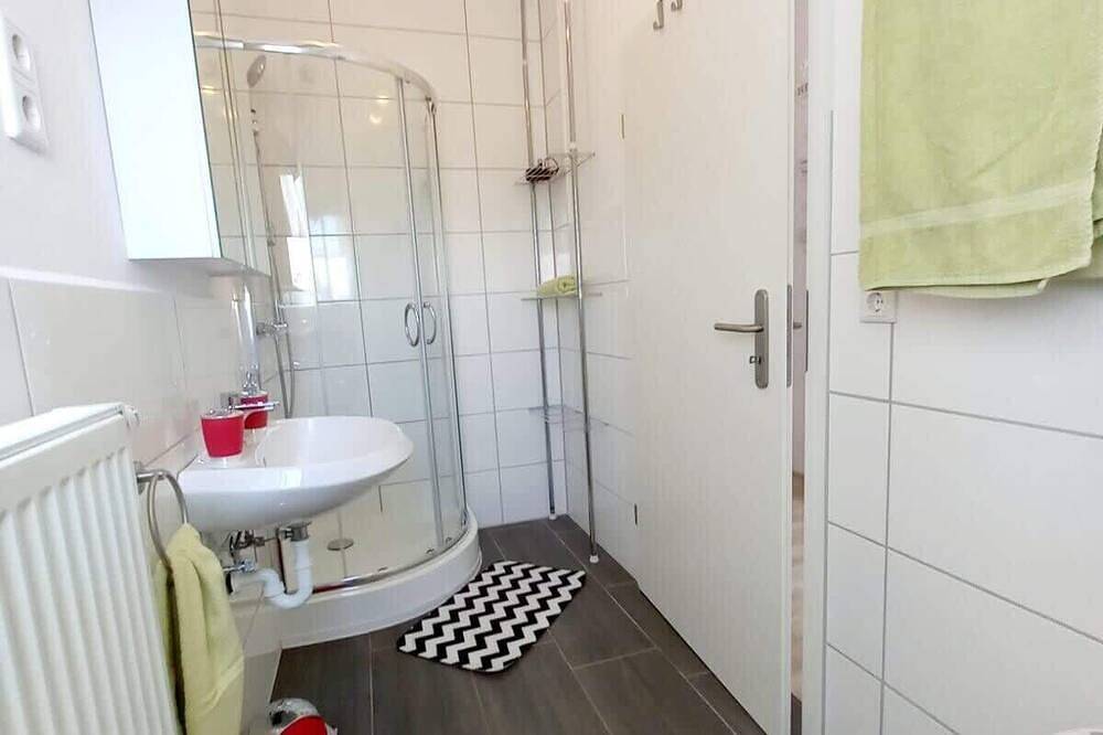 Ganze Wohnung, Fewo Weser Dg Twin Peaks Room 315 in Hadamar, Lahntal