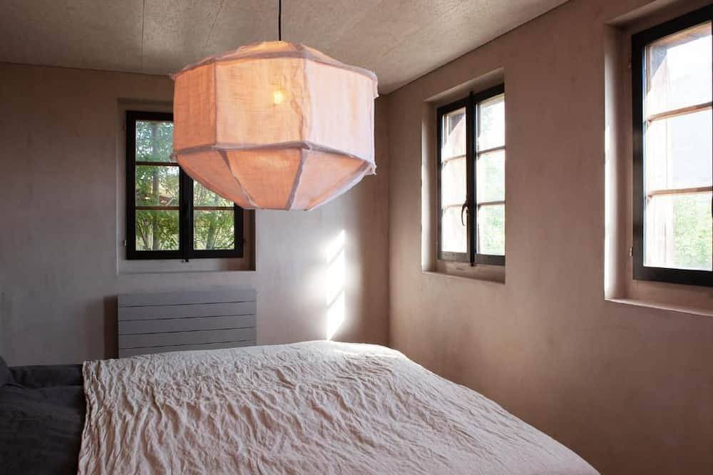 Ganze Wohnung, Modernes Bijou in 400-jährigem Haus in Eischoll, Walliser Alpen