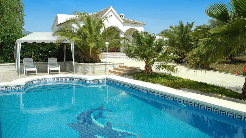 Finca für 4 Personen, mit Terrasse und Garten in Coín