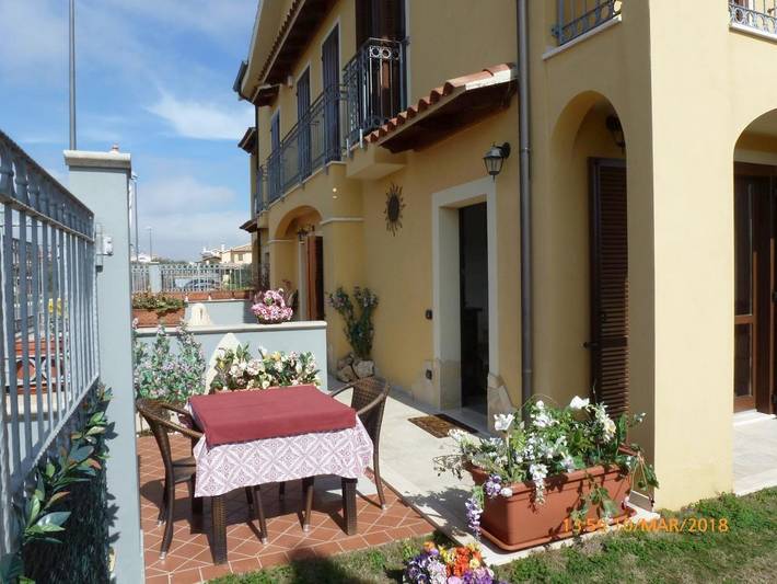 B&b per 3 persone, con Terrazza e Giardino nonché Panorama a Pula Cagliari
