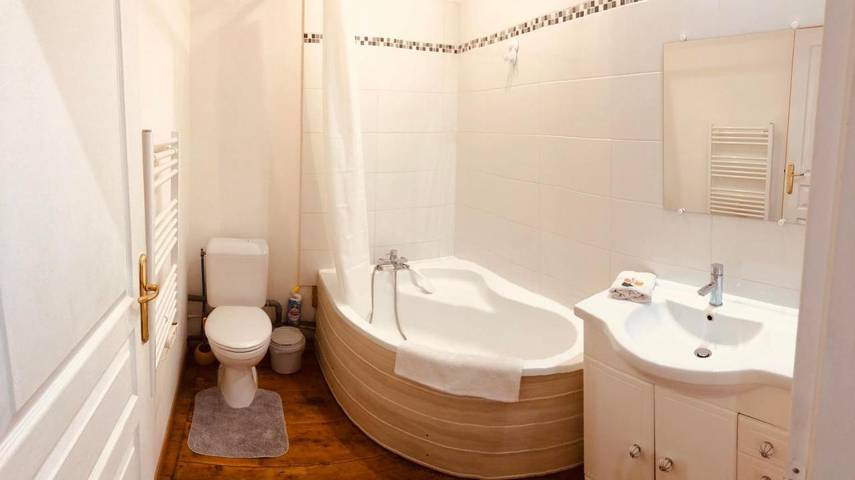 Gîte pour 2 personnes, avec jardin ainsi que terrasse et vue à Gray - 4