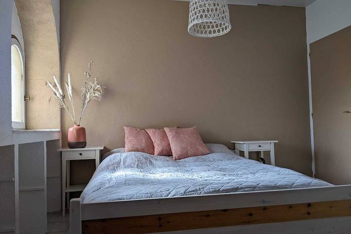 Location de vacances pour 14 personnes, avec terrasse et jardin, animaux acceptés à Bagnols-sur-Cèze - 2