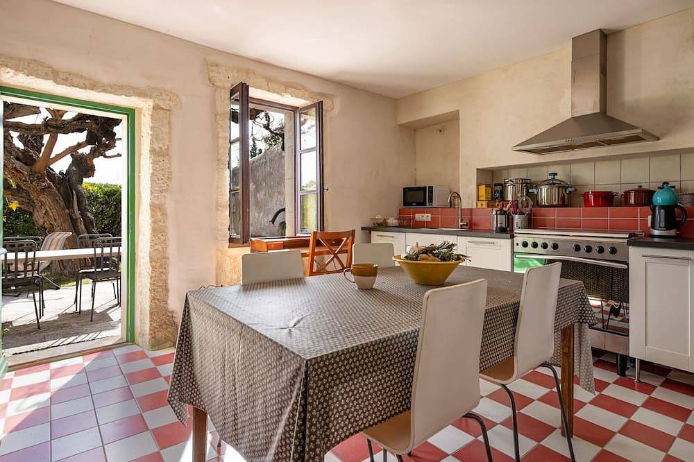 Mas aus dem 18. Jahrhundert, komplett renoviert in Maussane-les-alpilles in Maussane-les-Alpilles, Arles und Umgebung