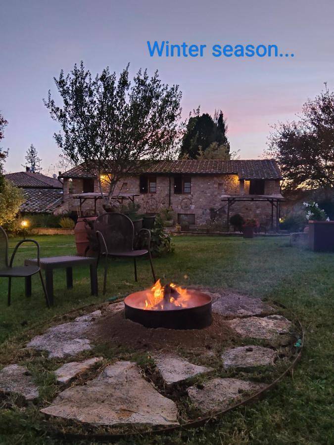 Agriturismo per 3 persone, con giardino e piscina nonché panorama in Casole d'Elsa