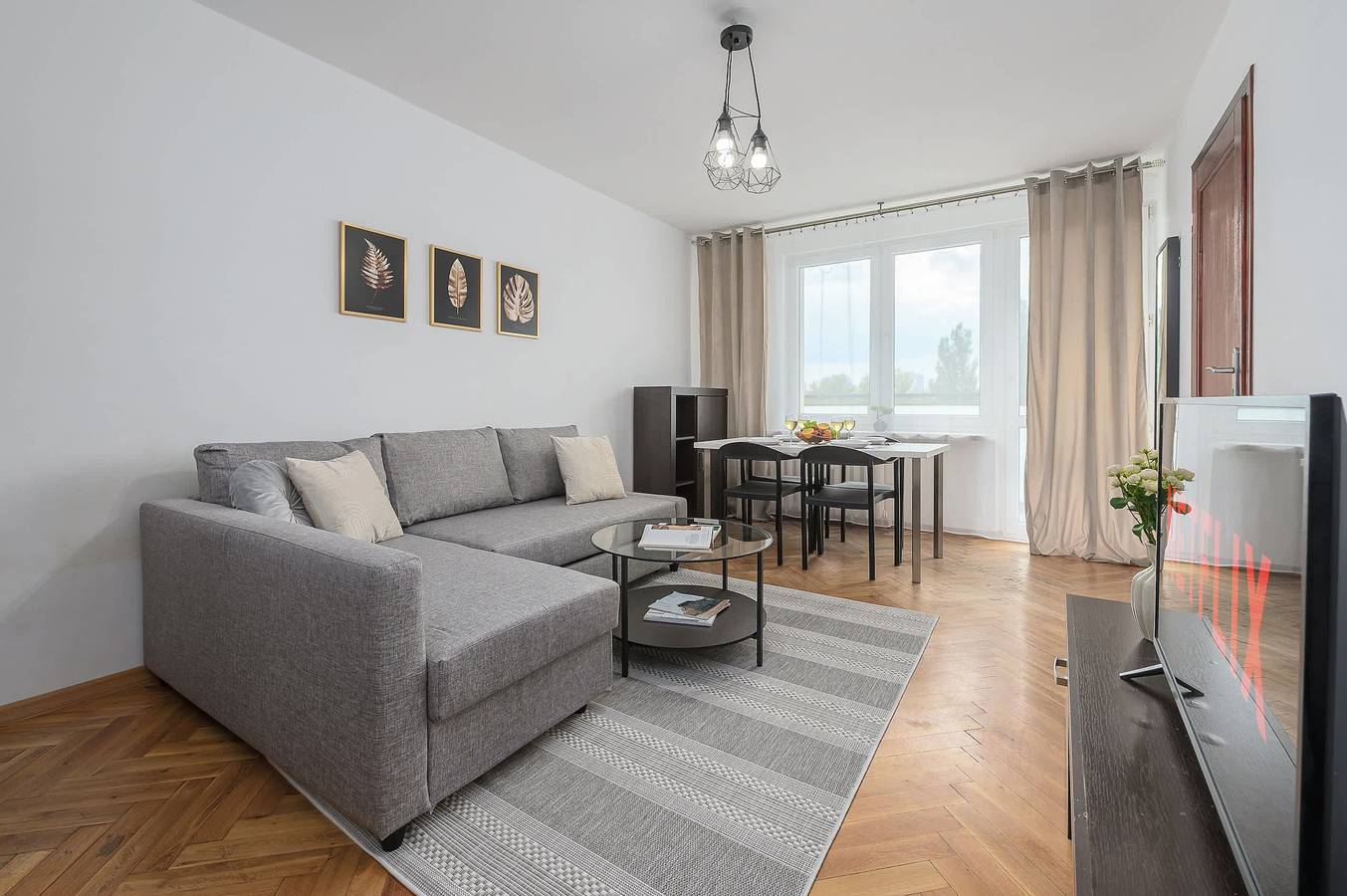Ganze Wohnung, Lumina 3-room Apart w/ Balcony near Zoo in Warschau, Masowien