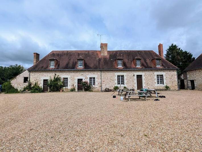Location de vacances pour 15 personnes, avec terrasse et jardin à Mouliherne - 2