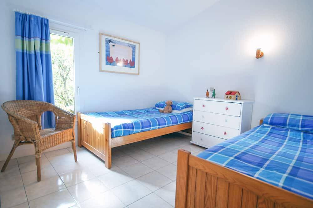 Ganze Wohnung, St Amand - Architect designed light and airy single-storey villa in Larzac, Périgord Noir