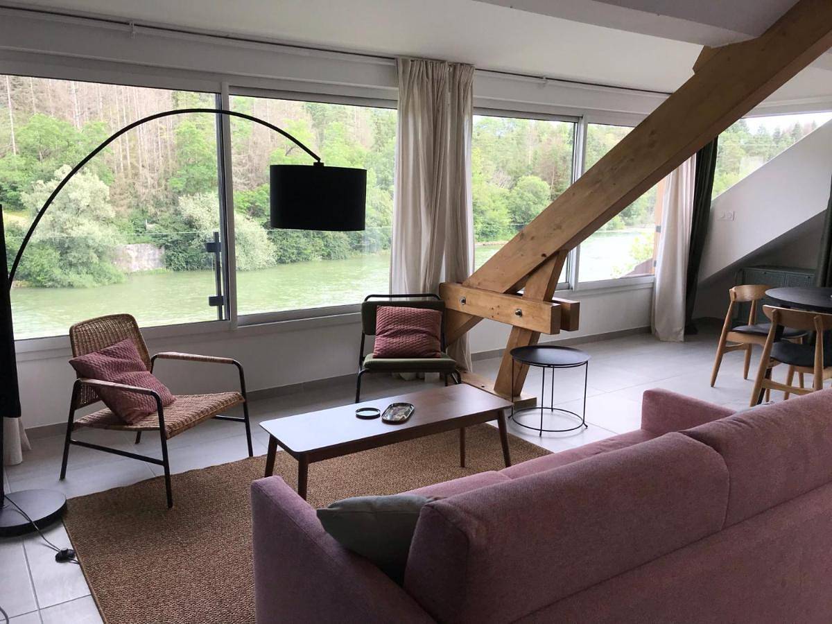 Appartement entier, Studio with Sea View in Pont-de-Poitte, Jura Francais