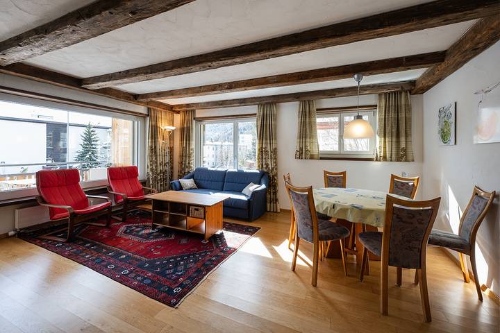 Ferienwohnung für 4 Personen, mit Garten und Ausblick sowie Balkon in Davos