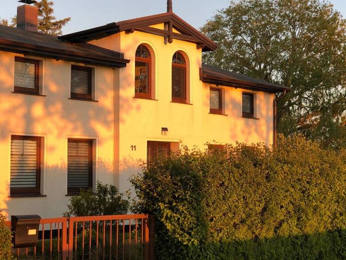 Ferienwohnung für 2 Personen, mit Terrasse und Garten sowie Ausblick und Seeblick in Börgerende-Rethwisch