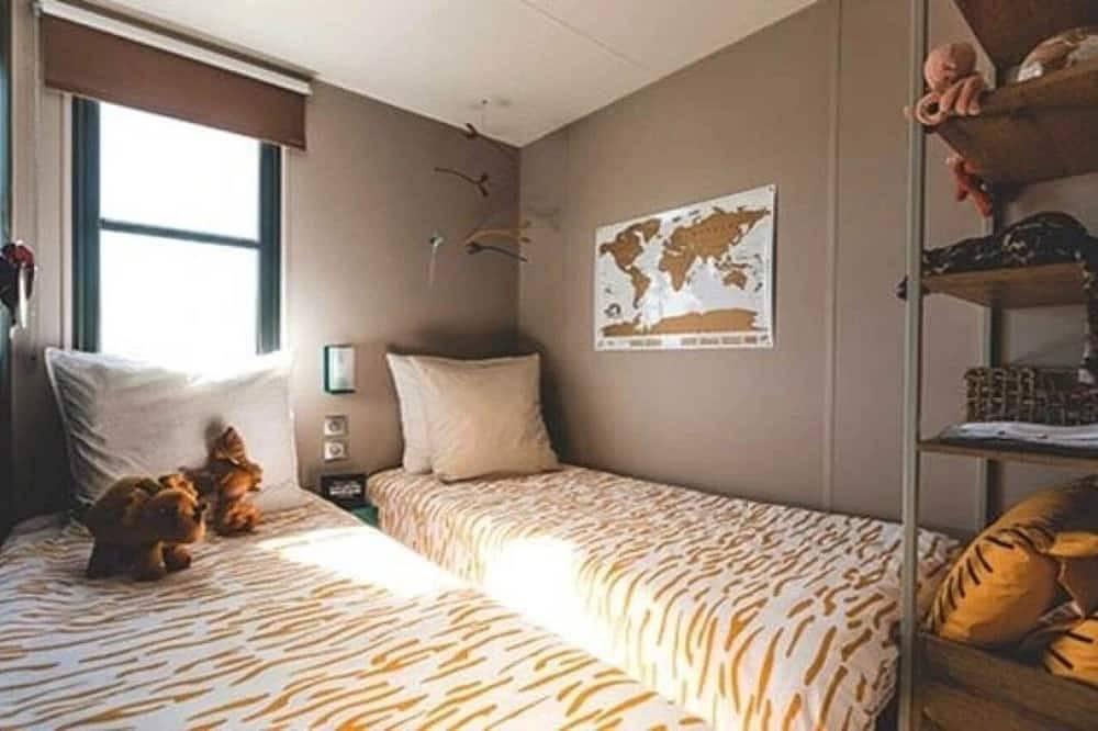 Zecamping familial piscine couverte dog friendly mobil-home Tv 35m2 in Bourgneuf-en-Retz, Côte de Jade